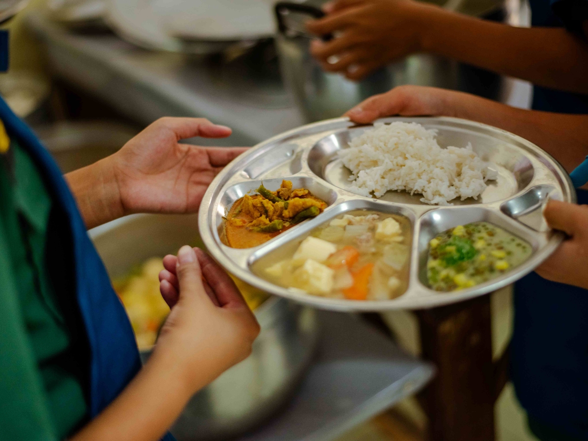 เปลี่ยนอาหารในถาดหลุมโรงเรียน ให้ทุกวันเป็นมื้อพิเศษ