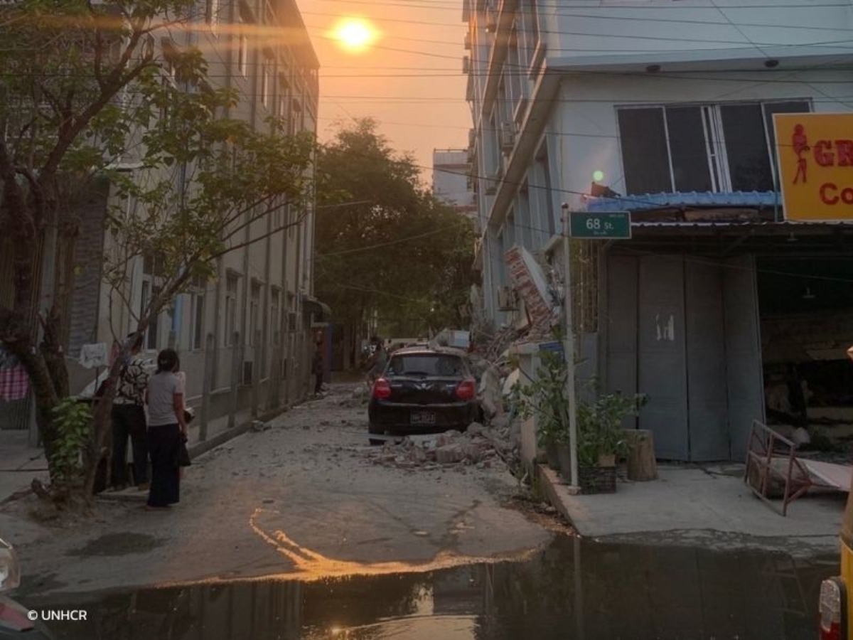 มอบความช่วยเหลือฉุกเฉินช่วยเหตุแผ่นดินไหวในเมียนมา